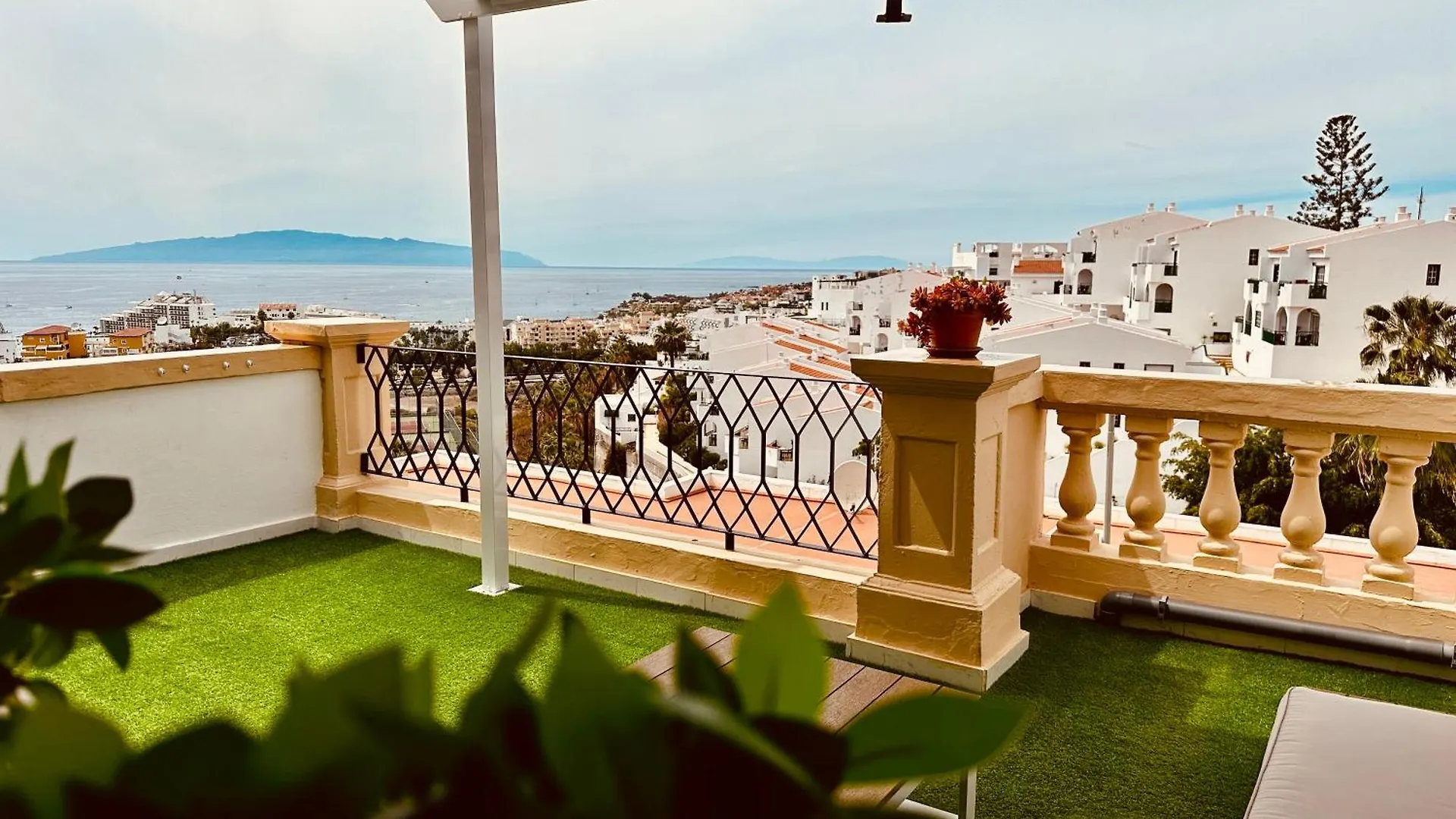 Costa Adeje - Amazing Ocean And Teide View - Fast Wifi, Air Con Apartment 0*, Costa Adeje (Tenerife) Spain
