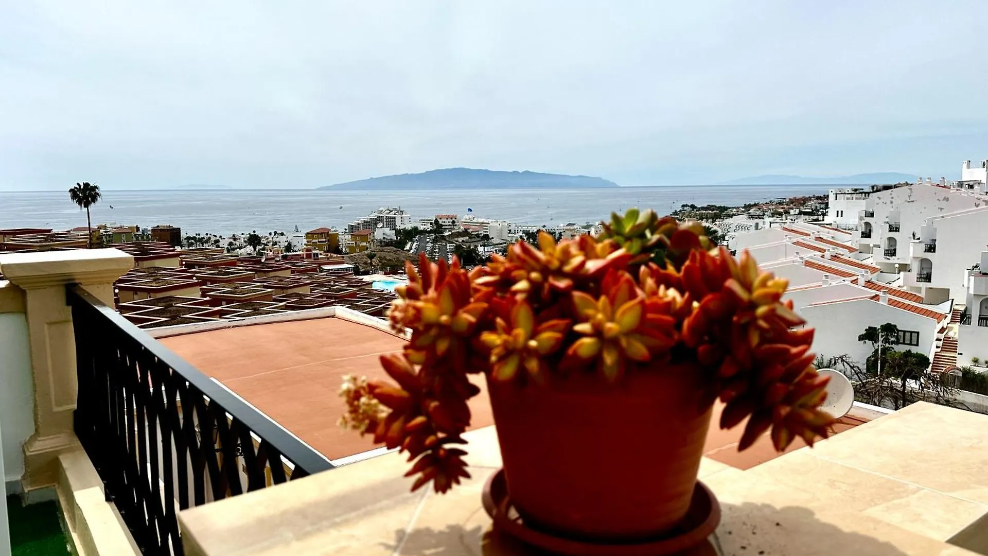 Costa Adeje - Amazing Ocean And Teide View - Fast Wifi, Air Con 아파트 0*, 아데제