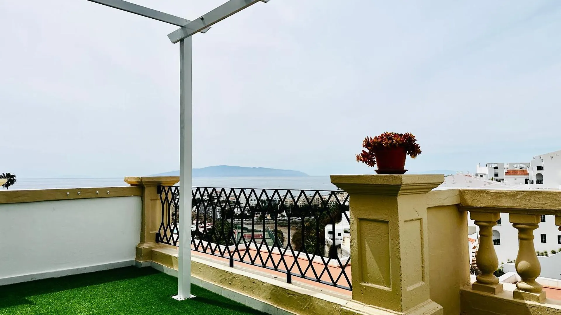 Costa Adeje - Amazing Ocean And Teide View - Fast Wifi, Air Con Apartment